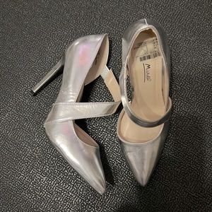 Silver heel
